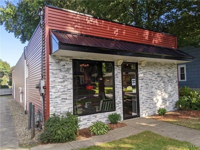 /international/us/74-hamlin-street-cortland-ny-110100382773/