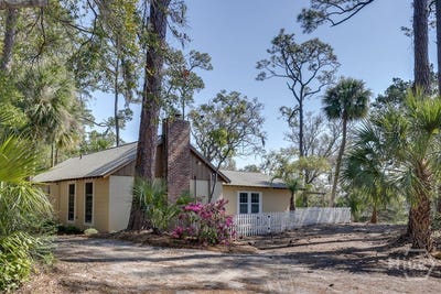 /international/us/144-s-campbell-avenue-tybee-island-ga-110107778619/