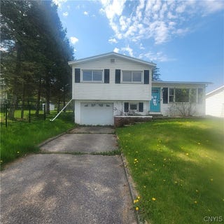 /international/us/28-saint-anthony-street-auburn-ny-110107801442/
