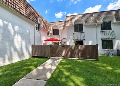 /international/us/275-brettonwoods-drive-coram-ny-110119483689/