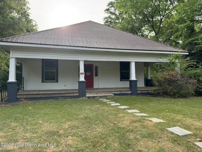 /international/us/253-madison-st-alexander-city-al-110107484002/