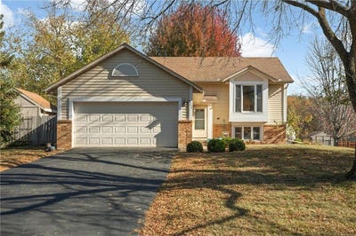 /international/us/9544-niagara-lane-n-maple-grove-mn-110108250967/