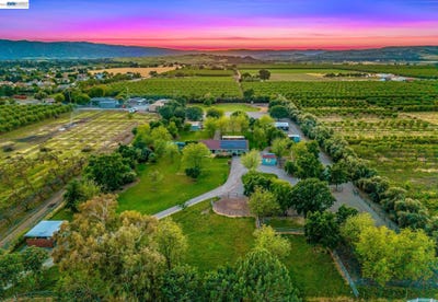 /international/us/16546-county-road-87-esparto-ca-110107606551/
