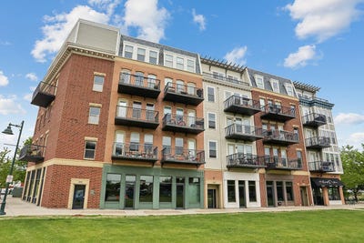 /international/us/303-front-street-lemont-il-110108109225/