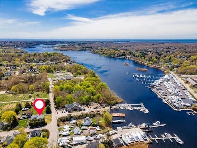 /international/us/70-margin-street-westerly-ri-110107735821/