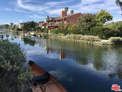 /international/us/2512-grand-canal-venice-ca-110107244679/