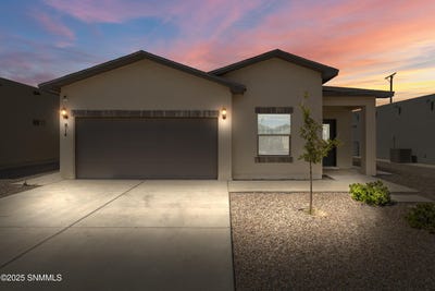 /international/us/814-magnolia-park-street-sunland-park-nm-110100565618/