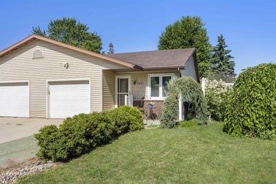 /international/us/2407-s-schaefer-street-appleton-wi-110101001574/