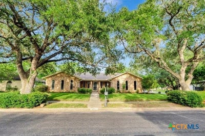 /international/us/102-lamorak-street-victoria-tx-110101075887/
