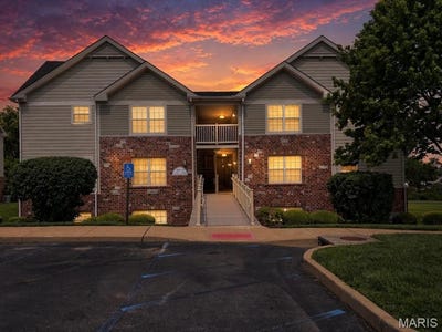 /international/us/1711-piedmont-circle-st-charles-mo-110107797919/