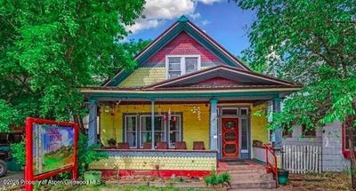 /international/us/1021-grand-avenue-glenwood-springs-co-110100838387/