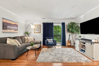 /international/us/90-morgan-place-east-brunswick-nj-110120619412/