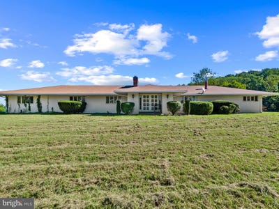 /international/us/4567-lakeside-court-marshall-va-110120454142/