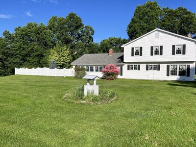 /international/us/298-perham-street-farmington-me-110108805368/