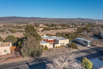 /international/us/6408-vooscane-avenue-cochiti-lake-nm-110105362182/