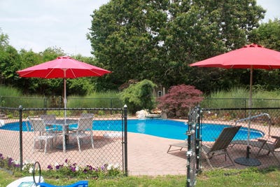 /international/us/144-manor-lane-jamesport-ny-110106841593/