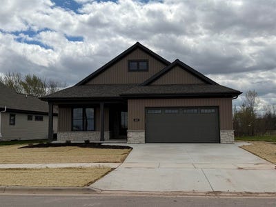 /international/us/1617-north-honeysuckle-circle-de-pere-wi-110107463991/