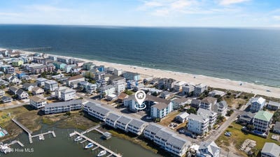 /international/us/1404-canal-drive-carolina-beach-nc-110120518178/