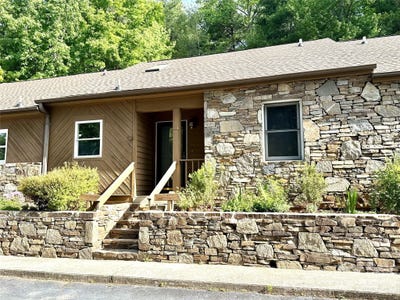 /international/us/44-sagebrush-circle-etowah-nc-110107957887/