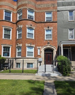 /international/us/4749-s-prairie-avenue-chicago-il-110110404689/