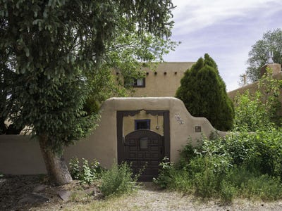 /international/us/106-la-loma-plaza-taos-nm-110103580285/