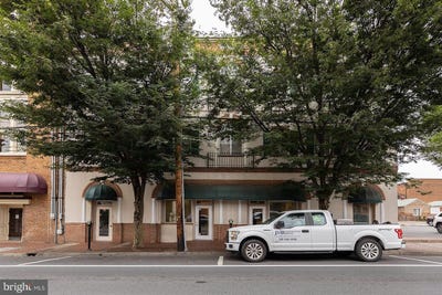 /international/us/7-w-piccadilly-street-winchester-va-110108639446/