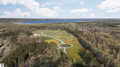 /international/us/4910-panorama-drive-nw-rapid-city-mi-110108618484/