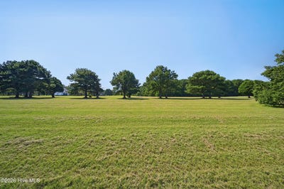 /international/us/1042-soundside-road-edenton-nc-110120423501/
