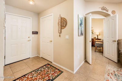 /international/us/14950-w-mountain-view-boulevard-surprise-az-110109053292/