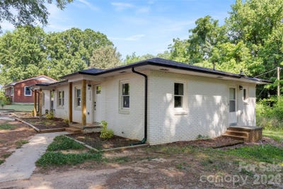 /international/us/2237-2239-catawba-heights-road-lincolnton-nc-110108427522/