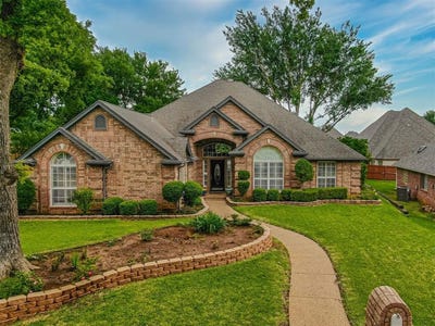 /international/us/2-river-crest-court-mansfield-tx-110100656731/
