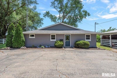 /international/us/900-e-union-street-nokomis-il-110100350989/