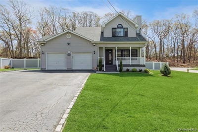 /international/us/12-midvale-avenue-port-jefferson-station-ny-110119766121/