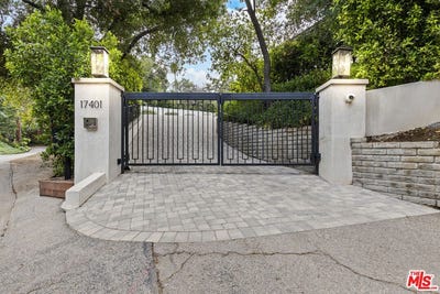 /international/us/17401-rancho-st-encino-ca-110108079259/