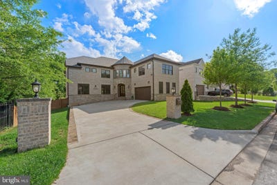 /international/us/7003-churchill-road-mclean-va-110099514735/