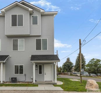 /international/us/676-e-court-street-blackfoot-id-110108223036/