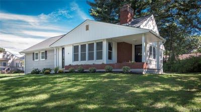 /international/us/16-elmwood-drive-new-city-ny-110108127661/