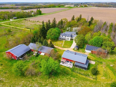 /international/us/2296-tower-drive-stoughton-wi-110107695229/