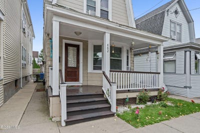 /international/us/482-delaware-avenue-albany-ny-110110219942/