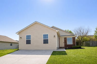 /international/us/1010-cedar-ridge-court-lawrenceburg-ky-110107381741/