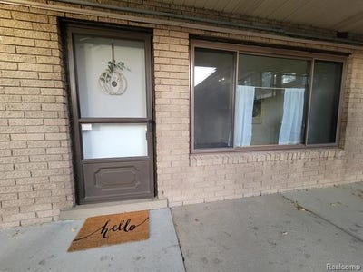 /international/us/995-n-cass-lake-road-waterford-twp-mi-110109870693/