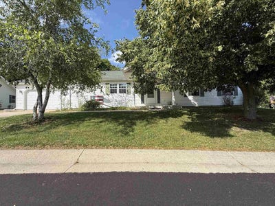 /international/us/n115w20994-brookside-drive-germantown-wi-110109137156/