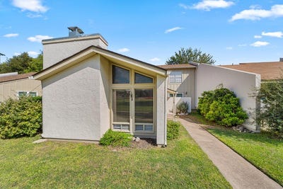 /international/us/1950-b-leslie-dr-kerrville-tx-110120488112/