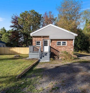 /international/us/3-margaret-avenue-raymond-nh-110108845953/