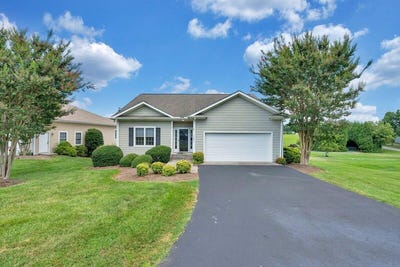 /international/us/1222-8th-fairway-ln-huddleston-va-110100918743/