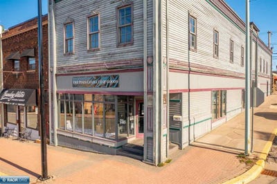 /international/us/145-e-chapman-st-ely-mn-110107992558/
