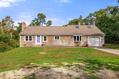 /international/us/22-little-lane-harwich-ma-110120156389/