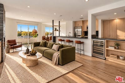 /international/us/10951-national-boulevard-303-los-angeles-ca-110110353726/