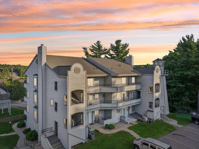 /international/us/530-e-hiawatha-drive-wisconsin-dells-wi-110100969644/