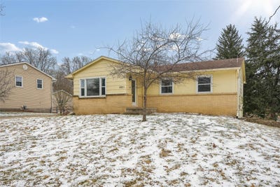 /international/us/4901-ash-drive-pleasant-hill-ia-110106618103/